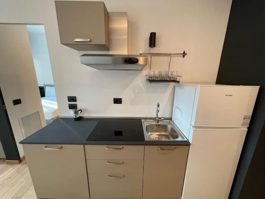 Bnb Capital Milano Central Station - Black Kültér fotó